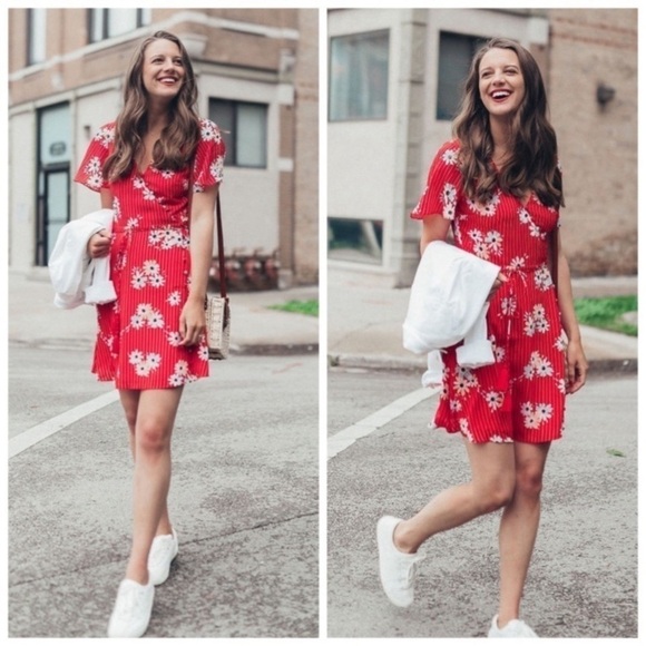 MADEWELL Button Wrap Dress in Floral Daisy Society - Picture 1 of 13